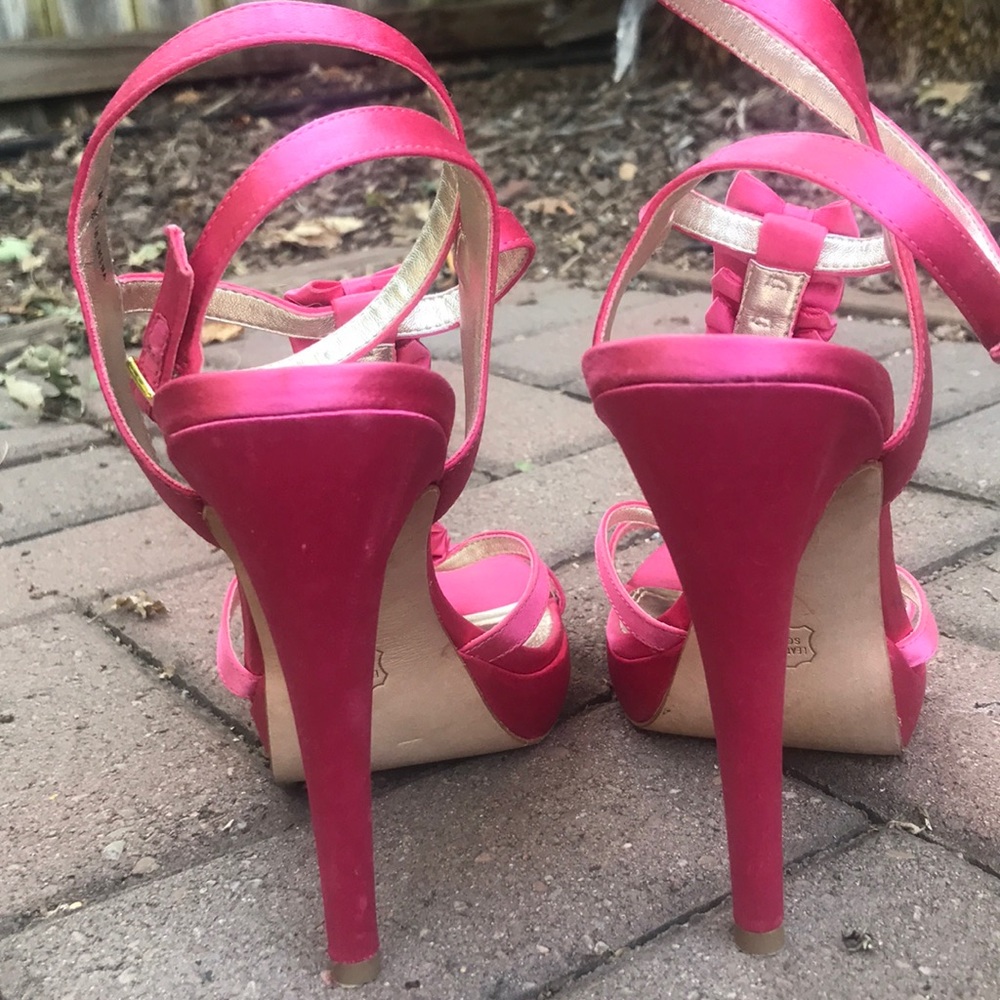 Size 10. Pink with bows - Picture 4 of 5